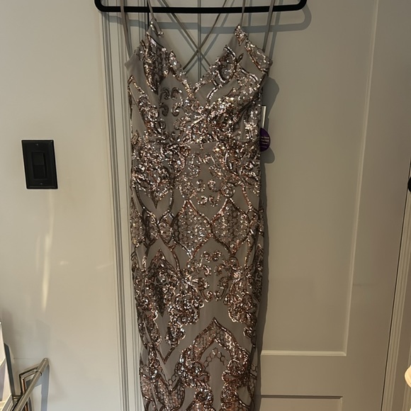 WINDSOR Women's Taisia Formal Sequin Scroll Dress in Silver (NWT)￨Size Medium - Picture 13 of 17